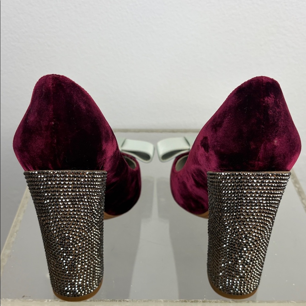 Louis Vuitton Burgundy/Grey Velvet Satin Bow Crystal Embellished Block Heel Pump - Picture 4 of 12